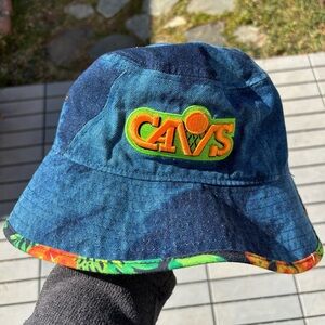 New Era Bucket Hat Cap Men's Medium NBA Cleveland Cavaliers Cavs Denim